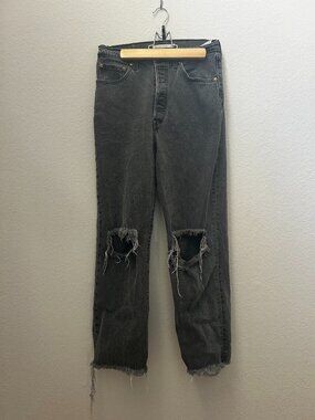 Levi's Ribcage Straight Gray Button Fly Ankle Distressed Jeans Women's Size 28W